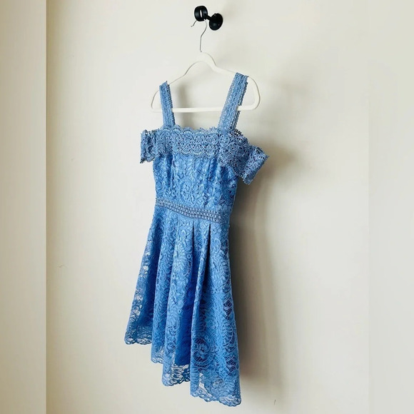 Francesca’s Off the Shoulder Lace Dress - NWT - Size XS - Picture 3 of 13
